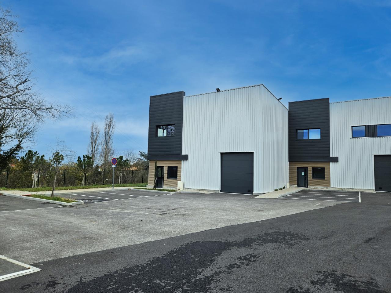 Local d'activité Tour-de-Salvagny 442m² Location local d'activité Tour-de-Salvagny Rhône OLACT2427077 1